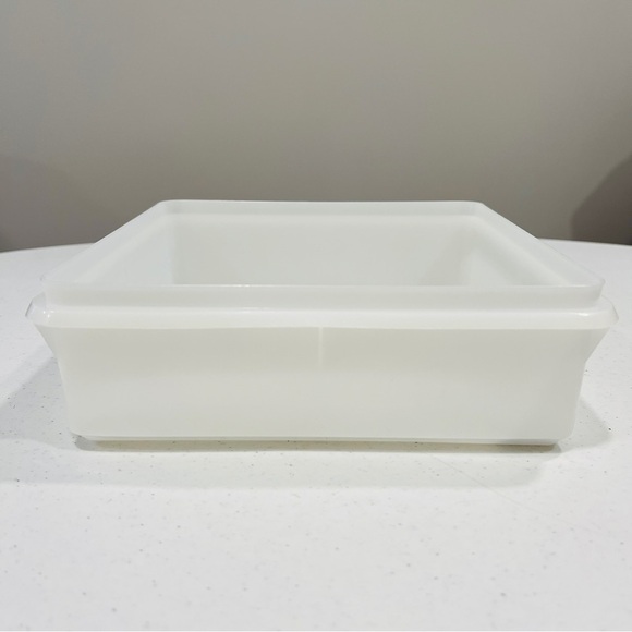 Tupperware Other - Vintage Tupperware Snack-Stor 514-1 Storage Container  9"x9"x3" NO lid